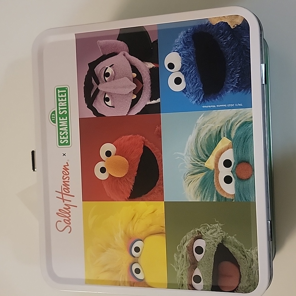 NWT Sesame Street lunch box - Picture 2 of 5